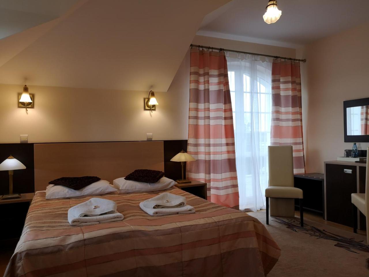 Błękitny Anioł Nocleg ze śniadaniem 3*